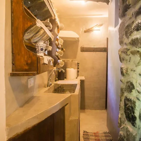 Palaiokastro Traditional House Case de vacanță