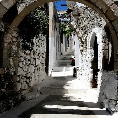 Palaiokastro Traditional House *