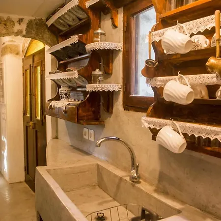 Palaiokastro Traditional House Mandrákion