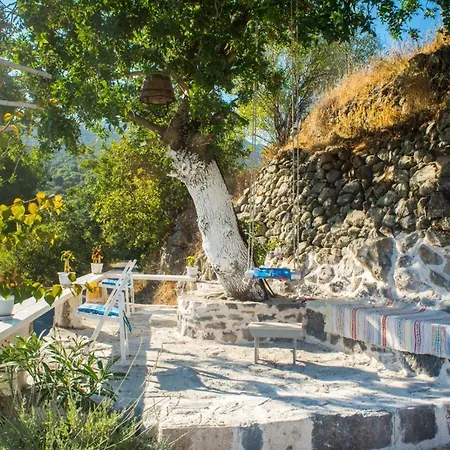 Palaiokastro Traditional House Mandrákion