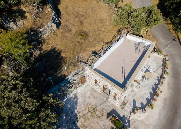 別荘 Palaiokastro Traditional House *