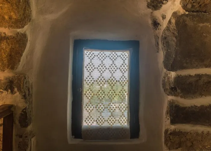 Palaiokastro Traditional House *