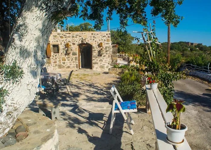 Palaiokastro Traditional House *